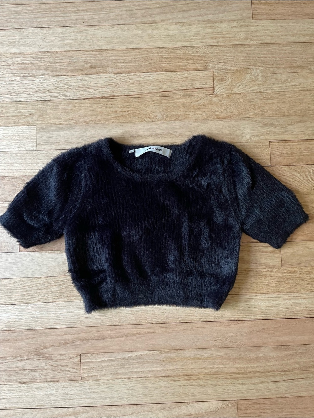 Anthropologie brand oval square Fuzzy Short-Sleeve Sweater Top in Black